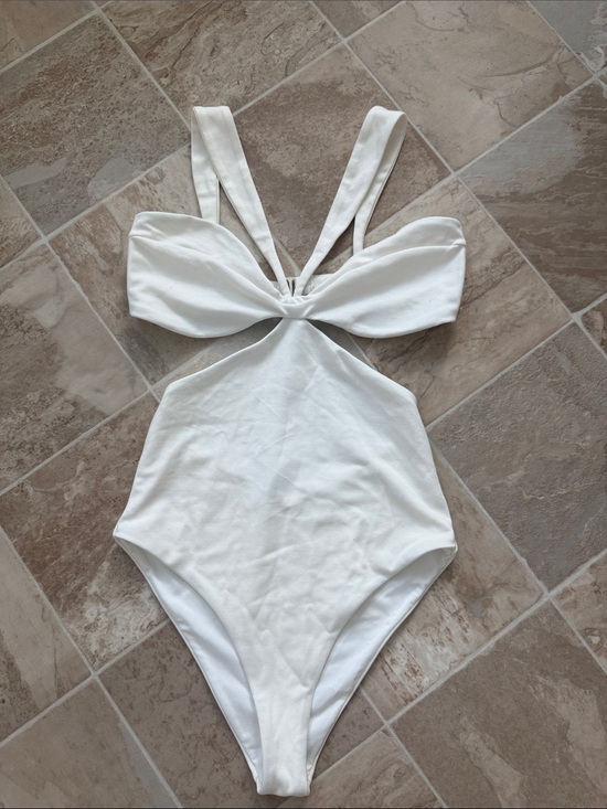h:ours Other - H:OURS White One-Piece Cutout Swimsuit
